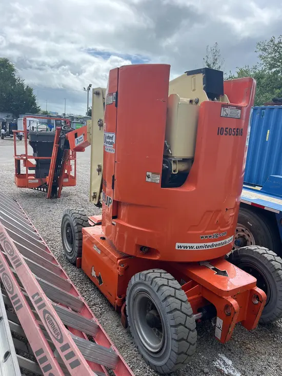 2016 JLG E300AJP Articulating Boom Lift
