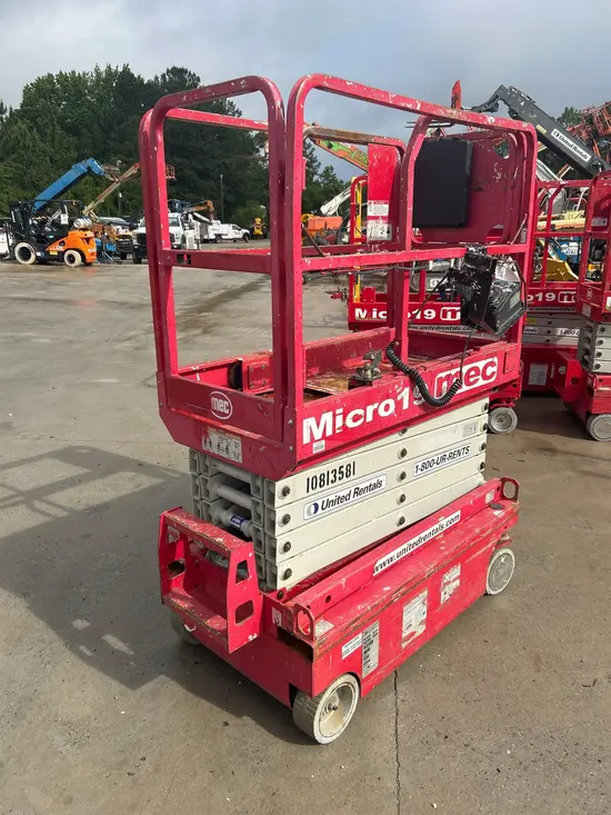 2018 MEC MICRO 19 Scissor Lift