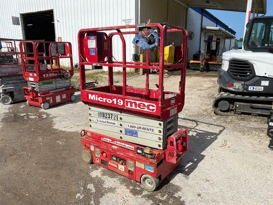 2018 MEC MICRO 19 Scissor Lift