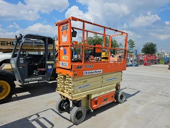 2018 JLG 2632ES Scissor Lift