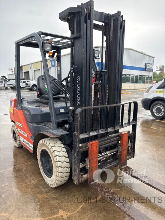 2018 Toyota 8FDU25 Warehouse Forklift