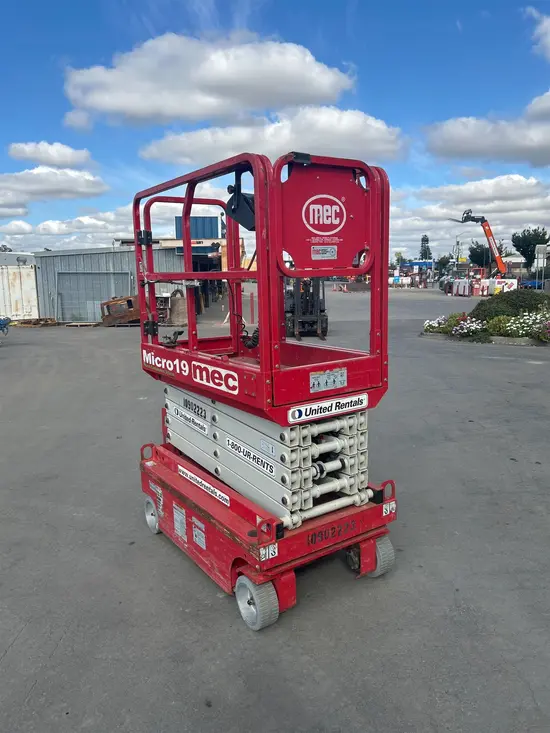 2019 MEC MICRO 19 Scissor Lift
