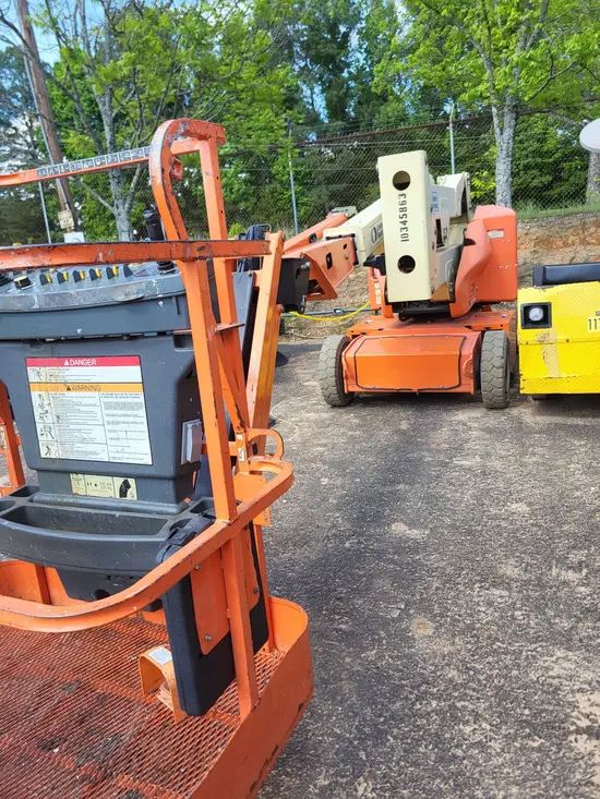 2015 JLG E400AJPN Articulating Boom Lift