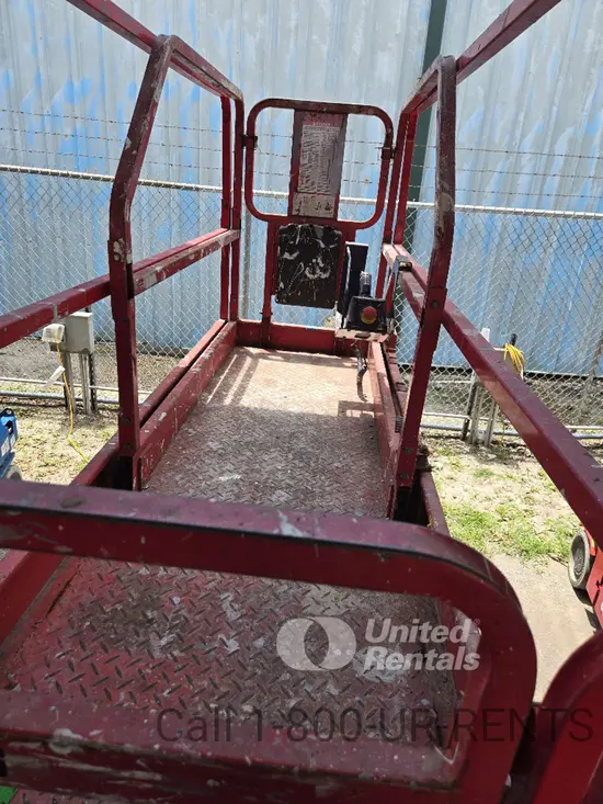 2017 MEC 2632SE Scissor Lift