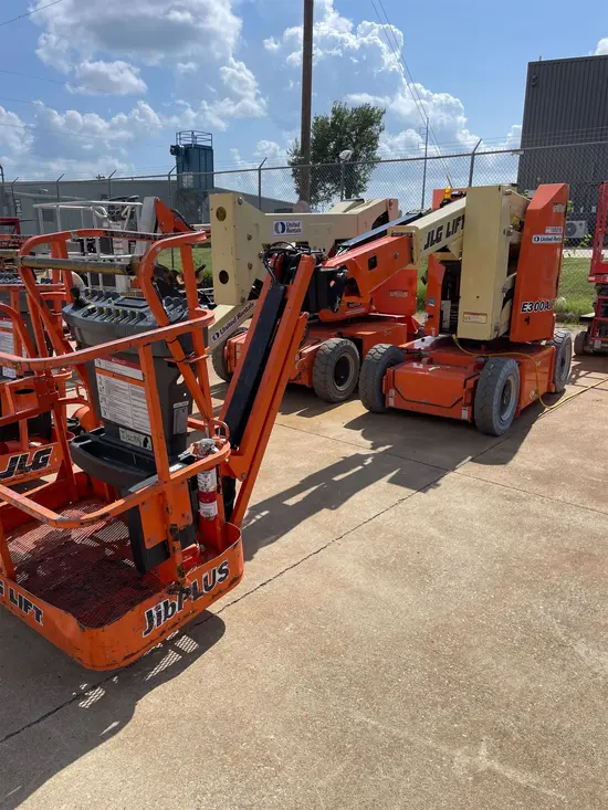 2018 JLG E300AJP Articulating Boom Lift