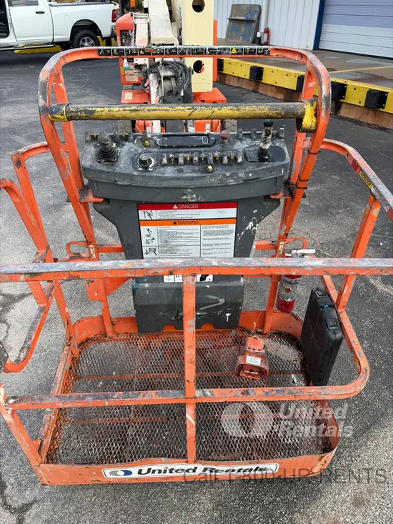 2018 JLG E400AJPN Articulating Boom Lift