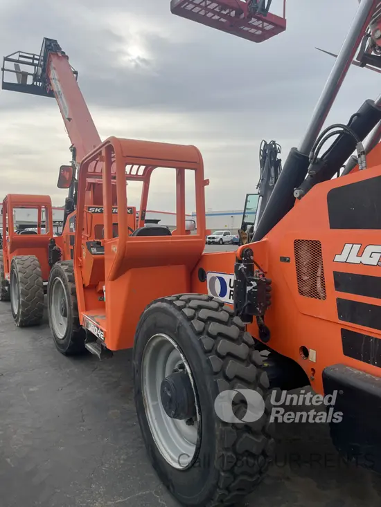2018 SKYTRAK 8042 Forklift