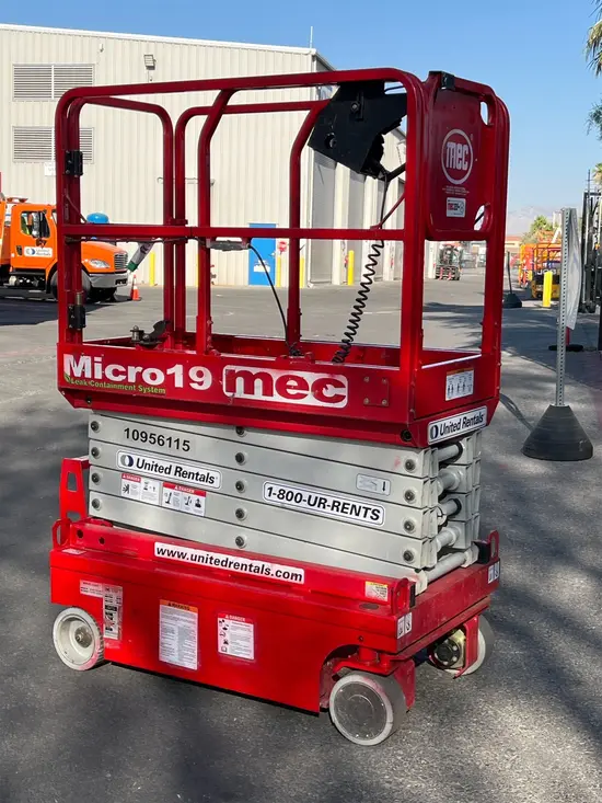 2019 MEC MICRO 19 Scissor Lift