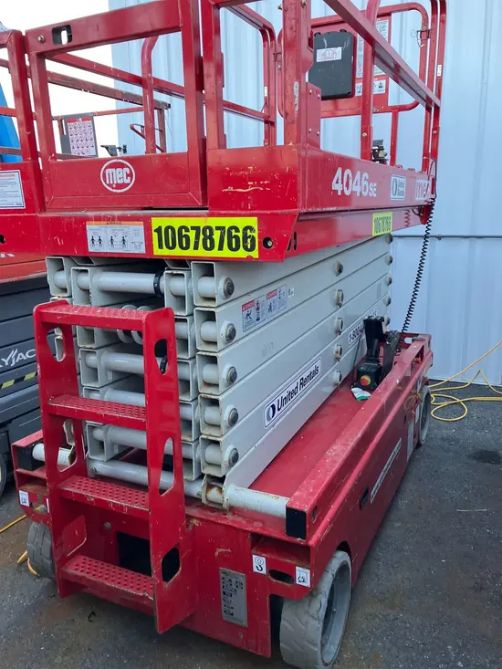 2017 MEC 4046SE Scissor Lift