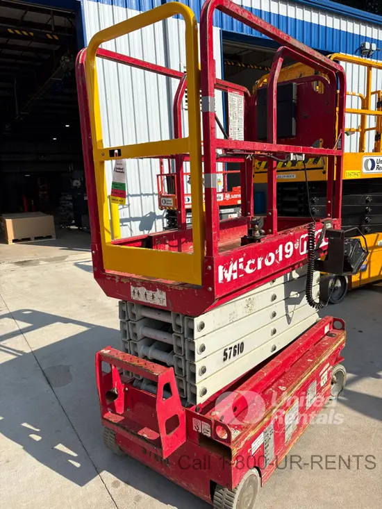 2018 MEC MICRO 19 Scissor Lift