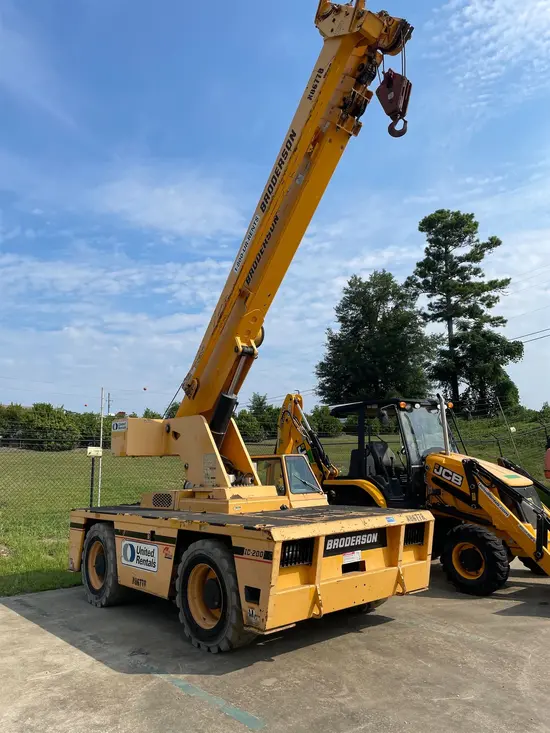 2014 Broderson IC-200-3H