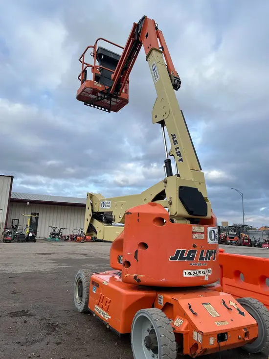 2012 JLG E400AJPN Articulating Boom Lift