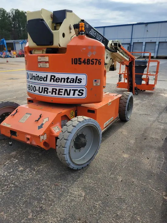 2016 JLG E450AJ Articulating Boom Lift