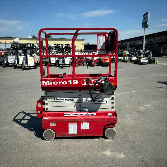 2018 MEC MICRO 19 Scissor Lift