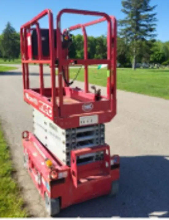 2018 MEC MICRO 19 Scissor Lift