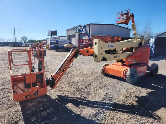 2015 JLG E450AJ Articulating Boom Lift