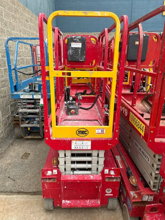 2018 MEC MICRO 19 Scissor Lift