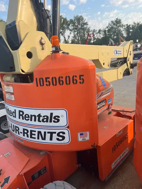 2016 JLG E450AJ Articulating Boom Lift
