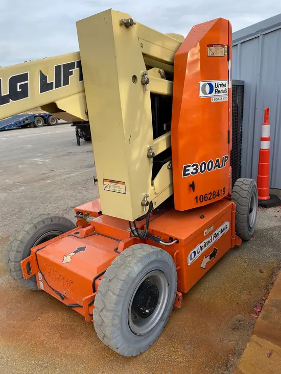 2017 JLG E300AJP Articulating Boom Lift