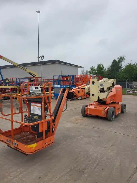 2016 JLG E400AJPN Articulating Boom Lift
