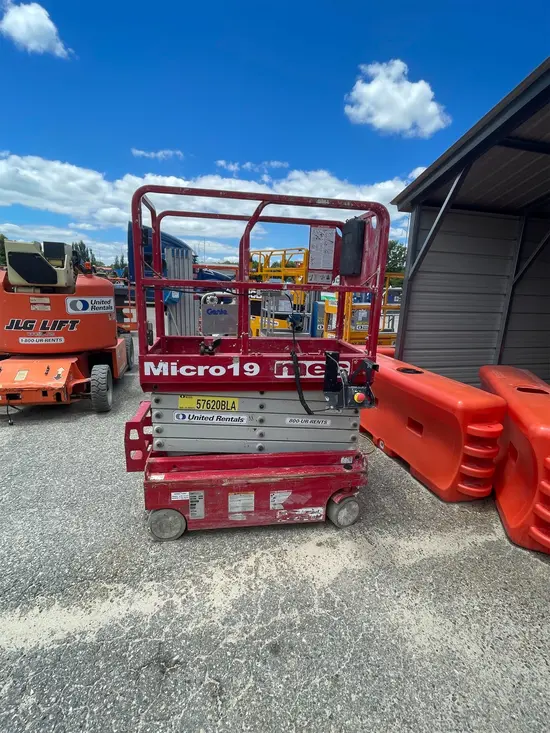 2018 MEC MICRO 19 Scissor Lift