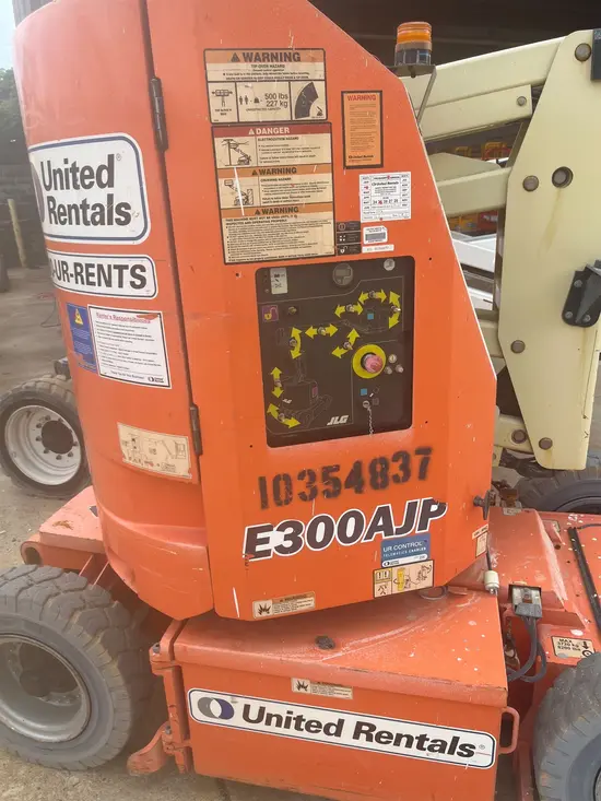 2015 JLG E300AJP Articulating Boom Lift