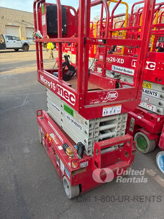 2019 MEC MICRO 19 Scissor Lift