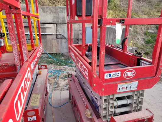 2017 MEC 1330SE Scissor Lift