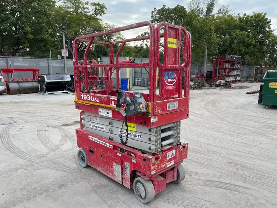2017 MEC 1930SE Scissor Lift