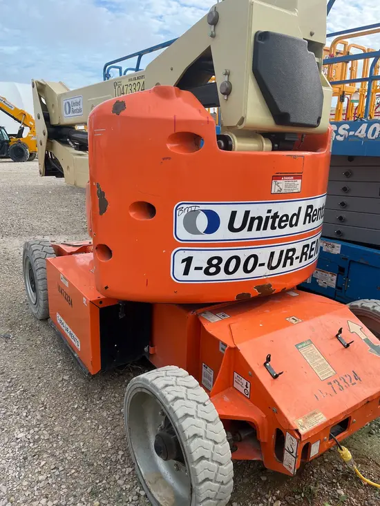 2016 JLG E400AJPN Articulating Boom Lift