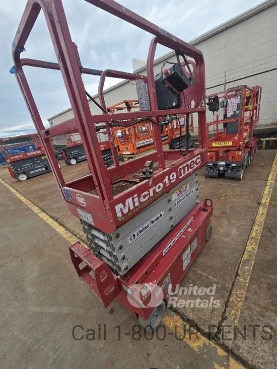 2019 MEC MICRO 19 Scissor Lift