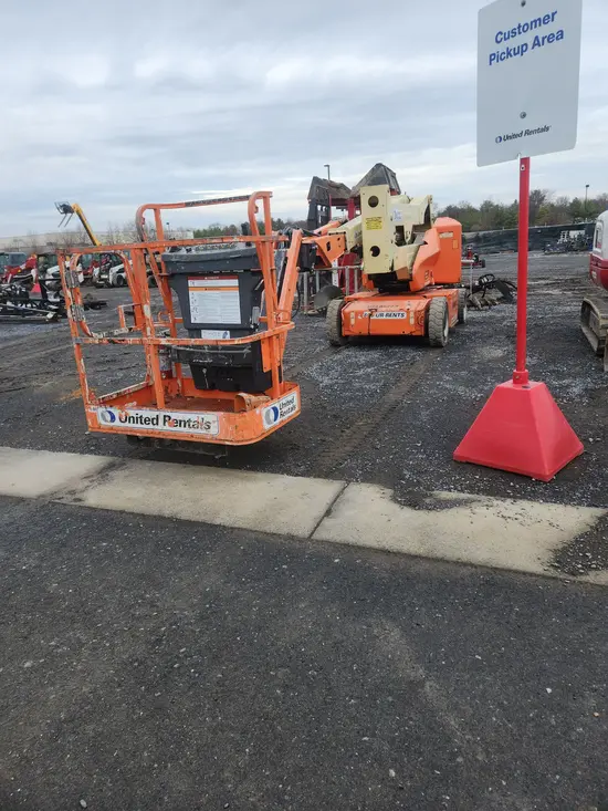 2016 JLG E400AJPN Articulating Boom Lift