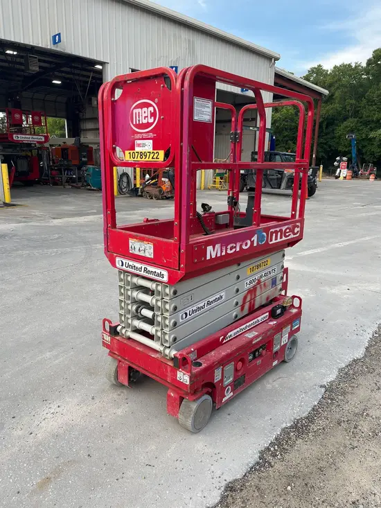 2018 MEC MICRO 19 Scissor Lift