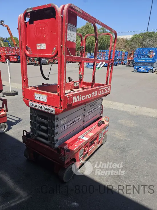 2018 MEC MICRO 19 Scissor Lift