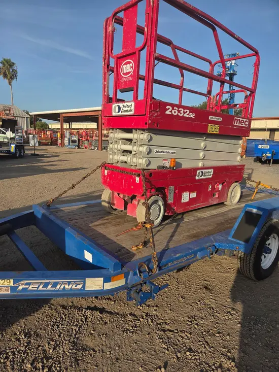 2017 MEC 2632SE Scissor Lift