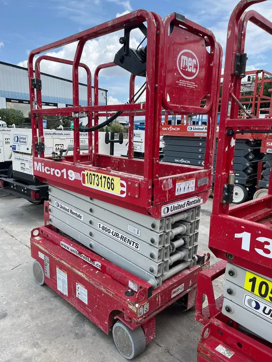 2018 MEC MICRO 19 Scissor Lift