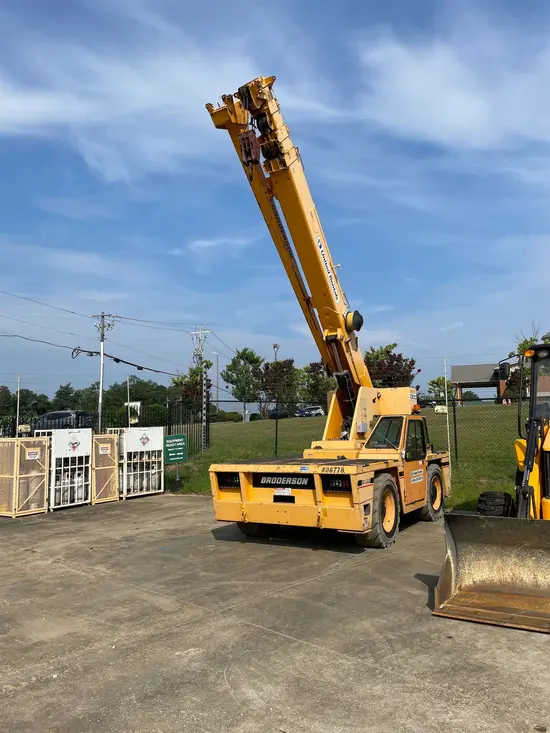 2014 Broderson IC-200-3H