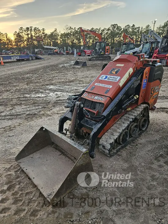 2020 Ditch Witch SK600 Track Loader