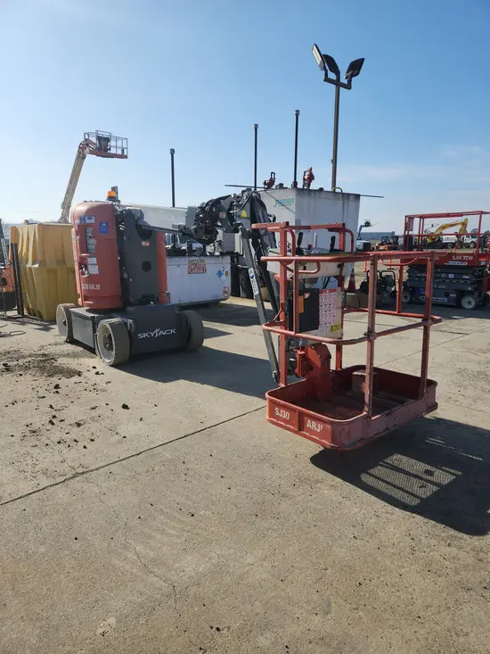 2017 Skyjack SJ30ARJE Articulating Boom Lift