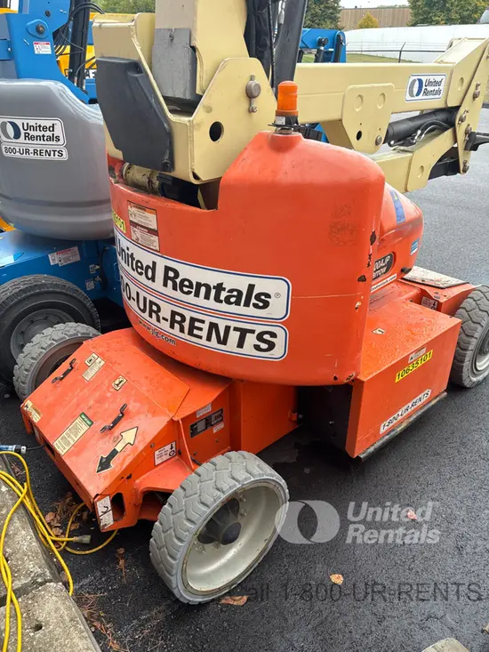2017 JLG E400AJPN Articulating Boom Lift