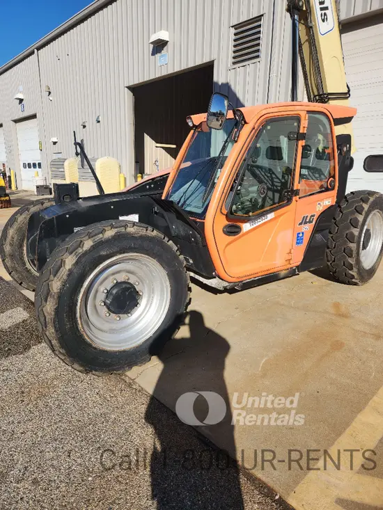 2017 JLG 742 Forklift