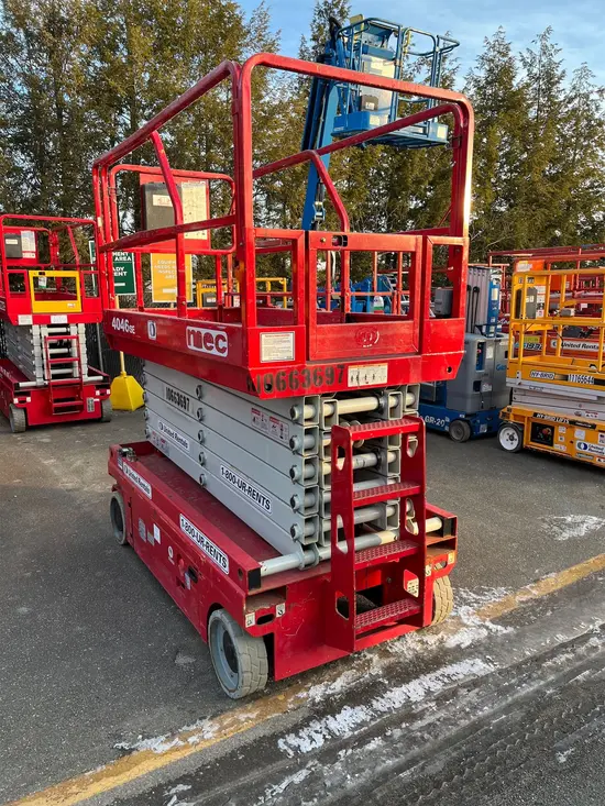 2017 MEC 4046SE Scissor Lift