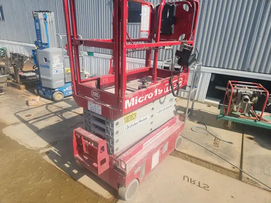 2018 MEC MICRO 19 Scissor Lift