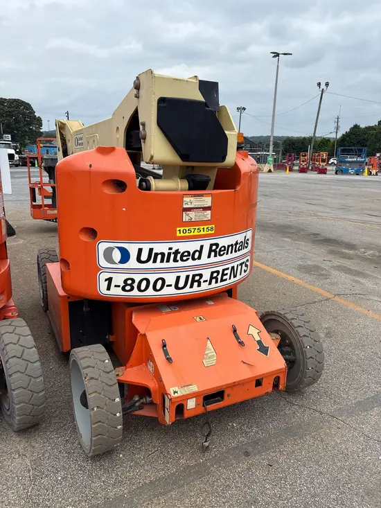 2017 JLG E400AJPN Articulating Boom Lift
