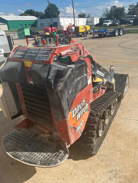 2021 Ditch Witch SK800 Track Loader
