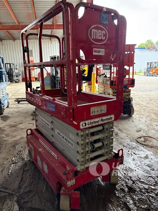 2019 MEC MICRO 19 Scissor Lift