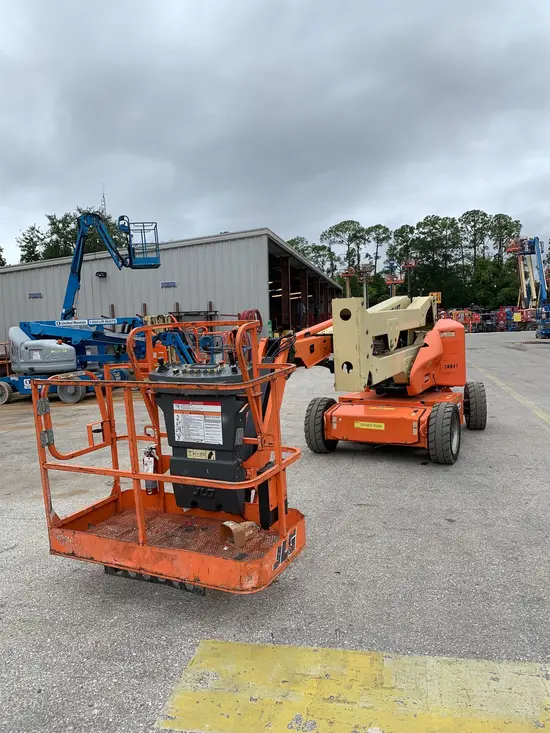 2016 JLG E450AJ Articulating Boom Lift
