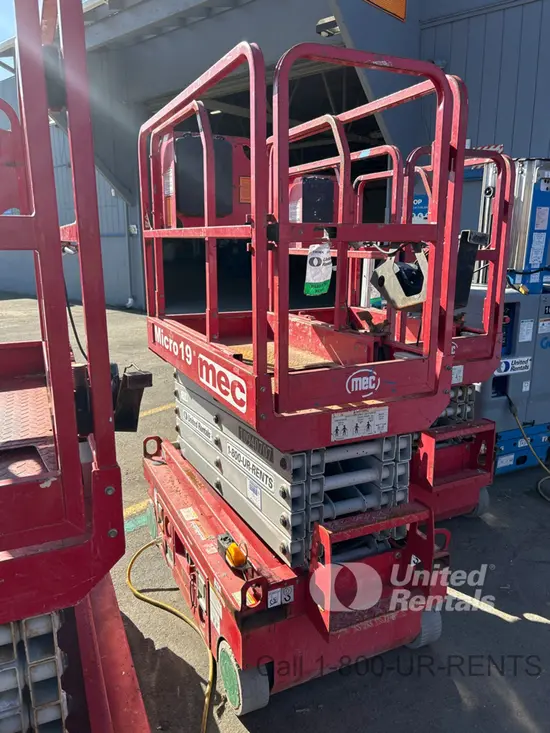2019 MEC MICRO 19 Scissor Lift