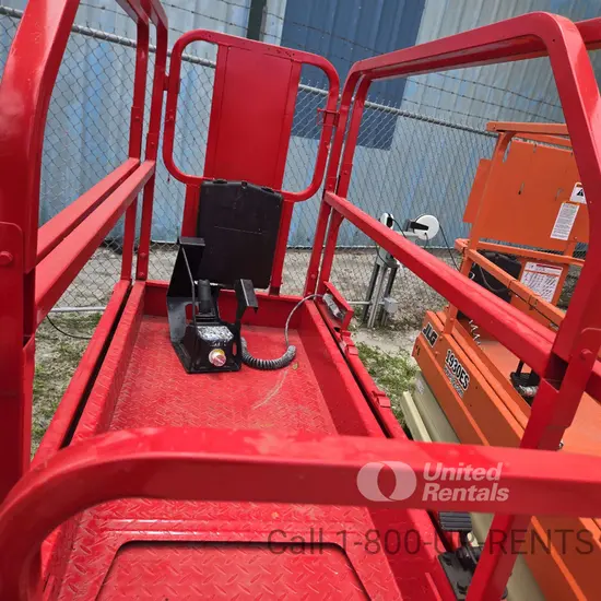 2017 MEC 1930SE Scissor Lift
