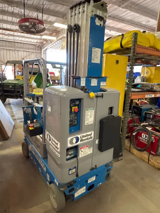 2019 Genie GR-20 Self-Propelled One-Person Lift